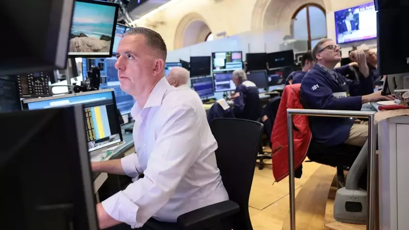 Markets Fluctuate Ahead of Key Jobs Report and Holiday Closure