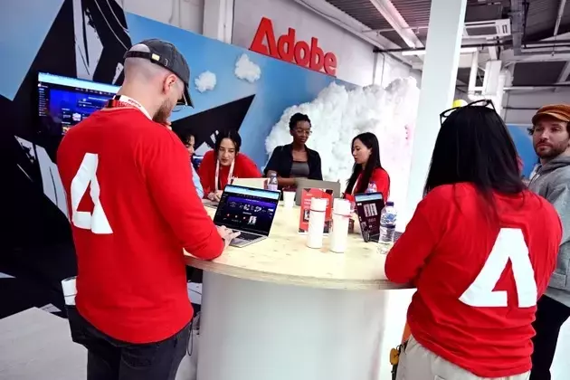 Adobe: From Sell to Hold – A Balanced Risk-Reward Outlook