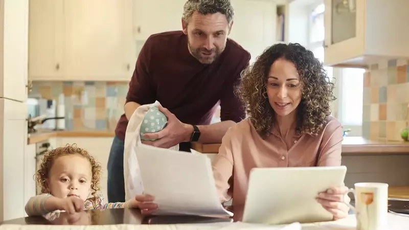 Mid-Career Retirement Savings: Trends and Strategies for Ages 35-44