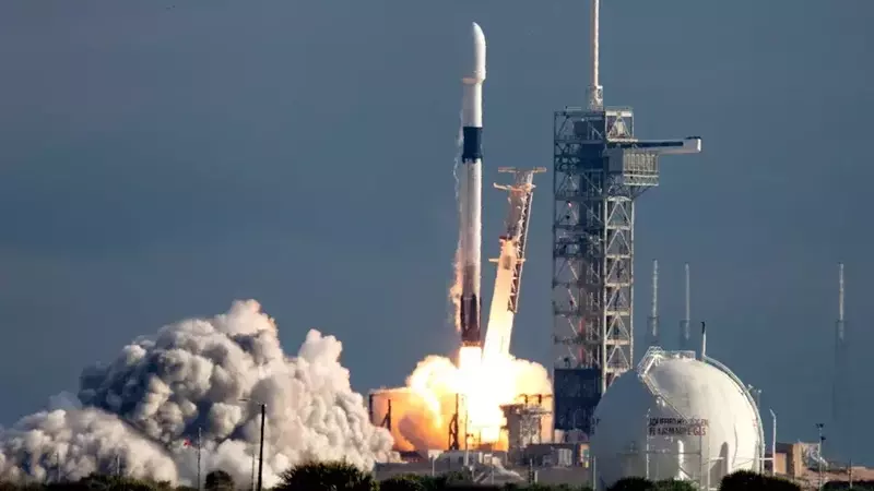 SpaceX's Nasdaq-100 Inclusion: What Investors in QQQ and QQQM Need to Know