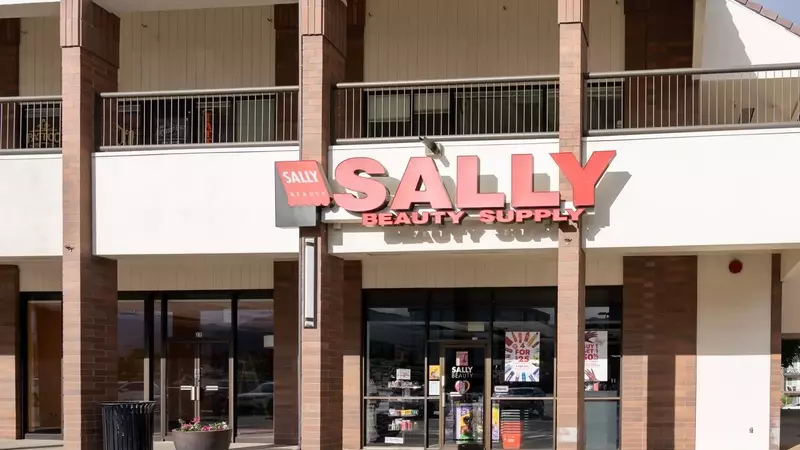 Sally Beauty Holdings: A Deep Dive into Its Financial Performance and Future Prospects
