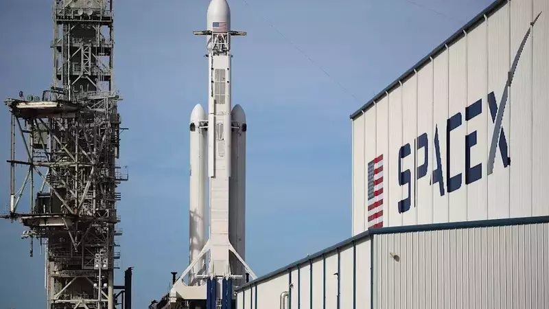 SpaceX Stock Falls Amidst Rising AI Investment and Share Lockup Expiration