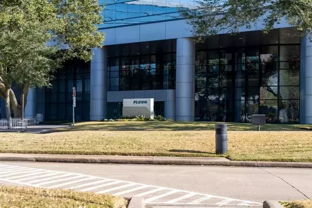 Fluor Corporation: A 'Hold' Amidst Volatility and Subdued Growth Prospects
