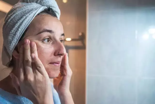 Understanding Retinoids: A Comprehensive Guide to Skincare's Anti-Aging Powerhouses