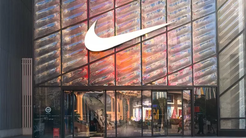 Nike's Challenges: Intense Competition and Market Share Decline