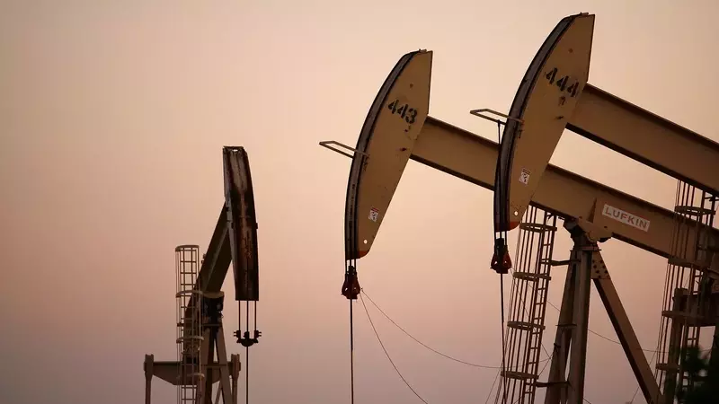 A Comprehensive Guide to Profiting in Crude Oil Trading