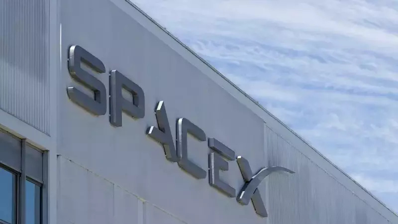 Space Sector Stocks Experience Divergent Trends Amidst Earnings Reports and AI Enthusiasm