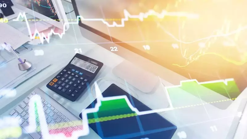 Maximizing Returns and Managing Risks in Forex Trading with Leverage