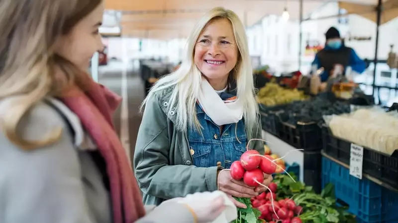 Top US Cities for Retirees Who Value Farmers Markets