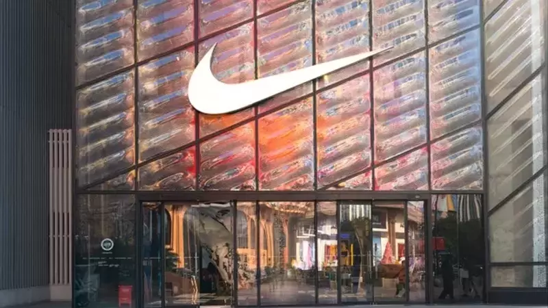 Nike's Valuation and Turnaround Potential: A Deep Dive