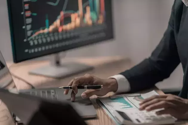 Fidelity OTC Portfolio Outperforms NASDAQ Composite Amid AI Surge