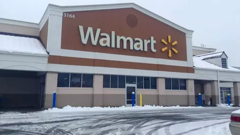 Walmart Shares Dip Amidst Slowest Sales Growth Since 2020, While Rivals Maintain Stability