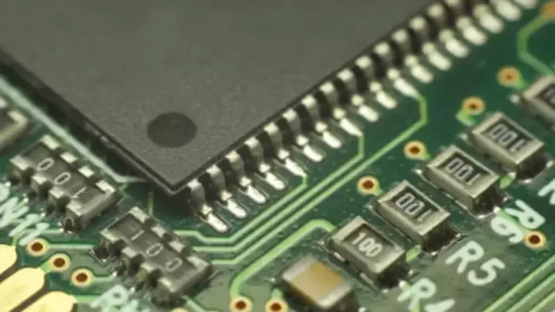 Broadcom Remains Stable Amidst ARK Investment and Google's Marvell Chip Alliance