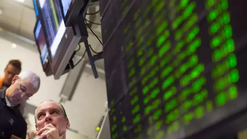 Mastering Day Trading with the 5-8-13 Moving Average Strategy