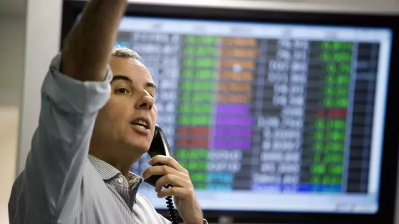 Understanding Trade Signals: A Guide for Investors