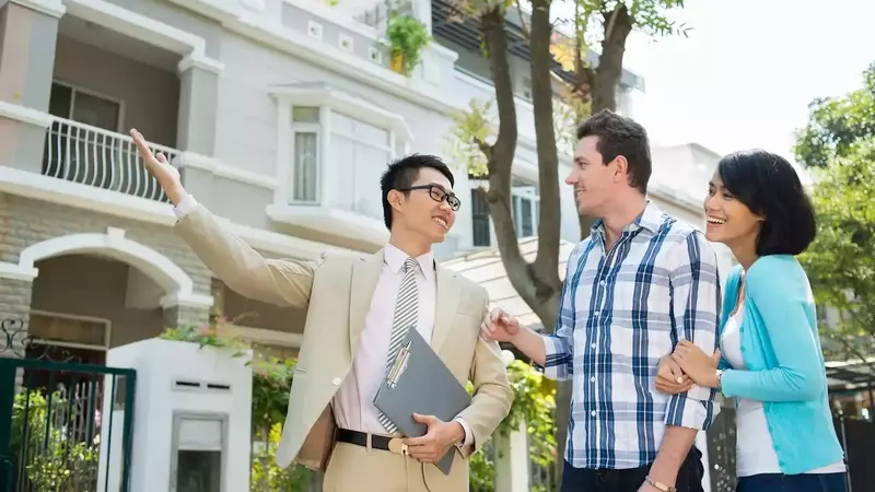 Real Estate Agent Commissions: Who Pays the Fee?