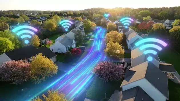 Comcast's Strategic Balancing Act: Navigating Traditional Challenges with Growth in New Frontiers