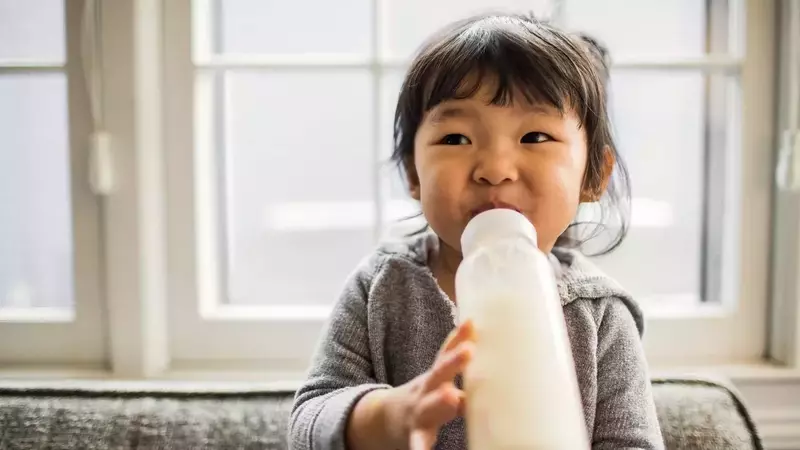 Toddler Milk Refusal: Bottle to Cup Transition Challenges