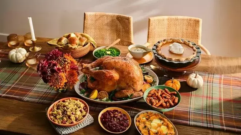 Aldi's Affordable Thanksgiving Feast for Ten