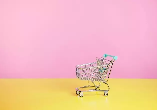 Analyzing Real Retail Sales: Trends and Recession Indicators