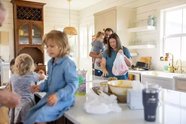 Embracing Seasonal Shifts in Family Routines