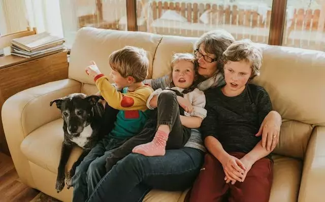The Complexities of Familial Bonds: A Daughter's Reflection